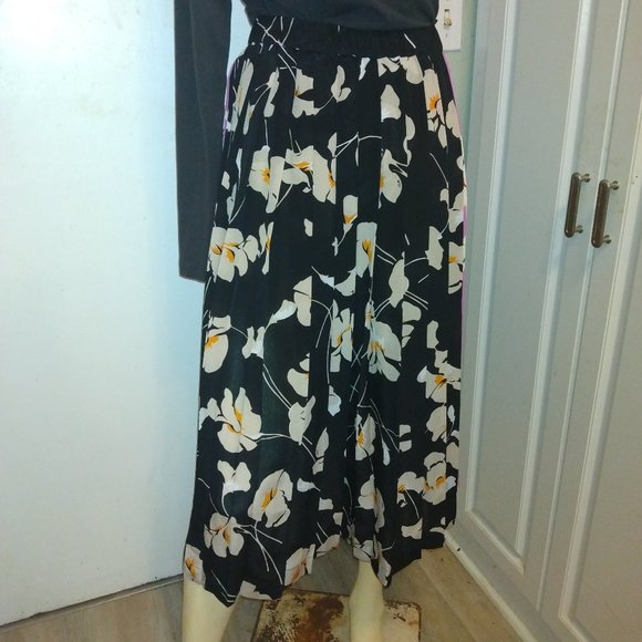 ❤️NWT GILMAR NO 21 100% Silk Pleated Floral Skirt Sz 38 Italy $975 - Picture 7 of 9